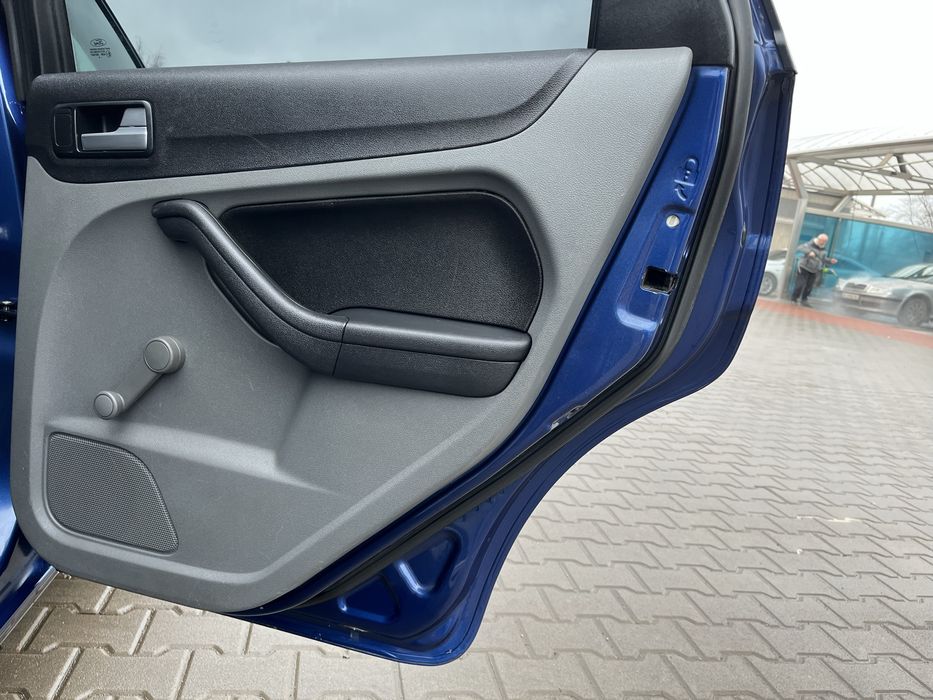 Ford Focus 2009 1.6 бензин