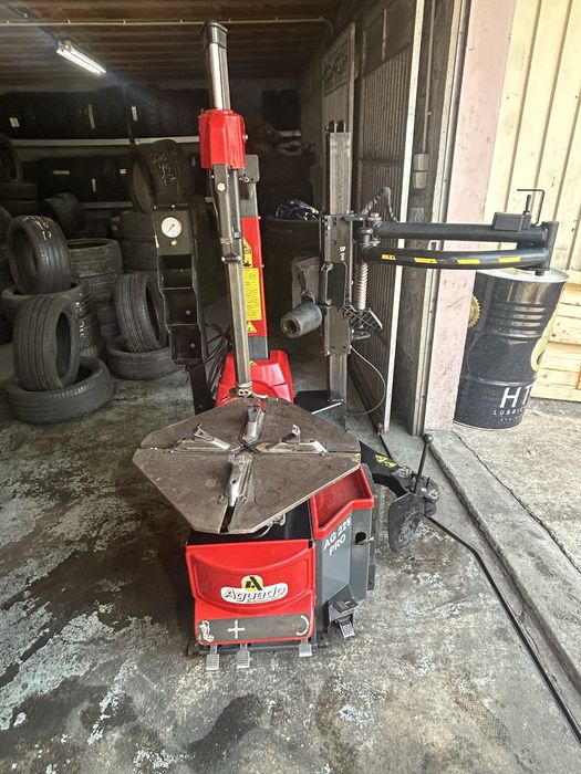 Maquina de desmontar pneus