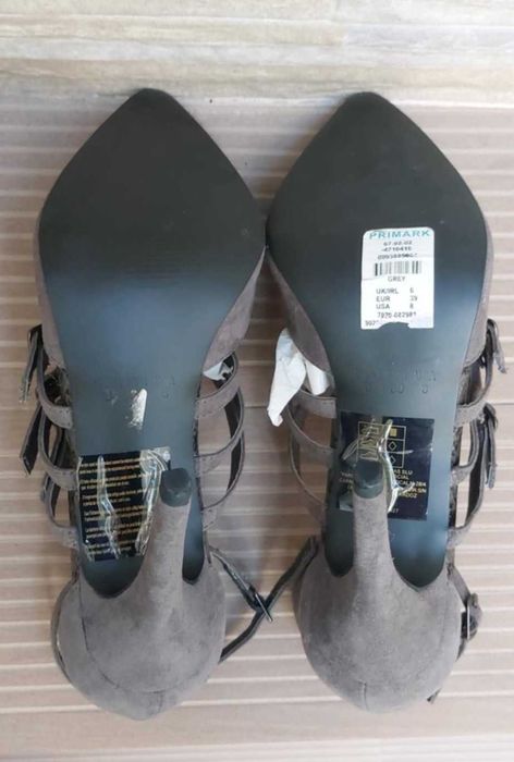 Vende-se Sapatos Senhora Novos