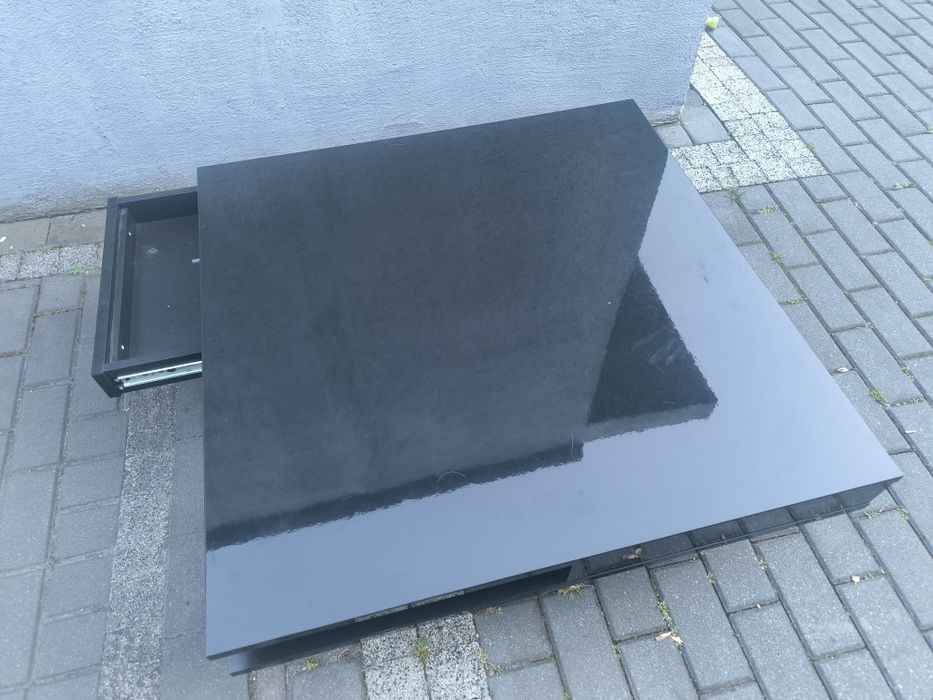 Stolik czarny z połyskiem IKEA