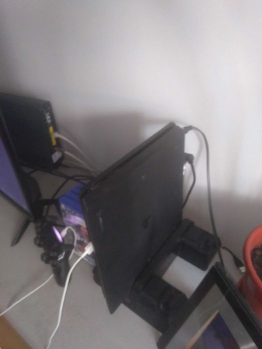 Ps4 slim 800gb 1 comando 4 fifas