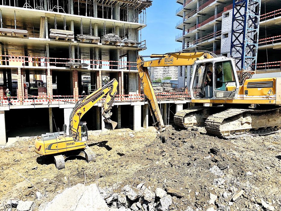 Копка котлованів | Земляні роботи | Демонтаж будинків | Гідромолот