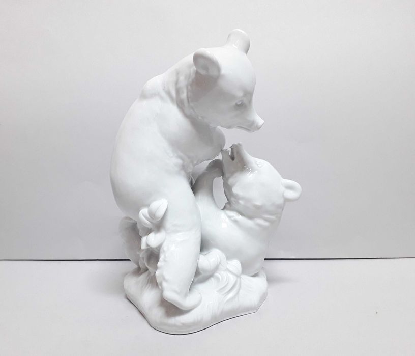 Bawiące się niedźwiadki, figurka, proj. Alexander Struck,  Miśnia Meissen