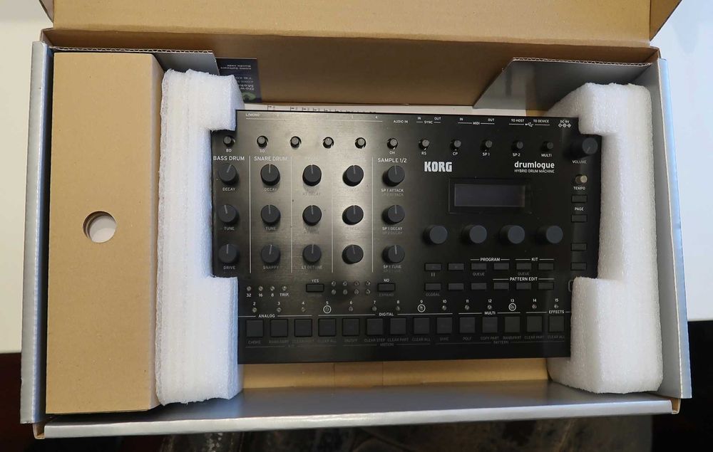 Sintetizador de bateria hIbrido Korg Drumlogue