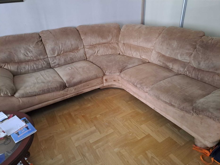 Wygodny narożnik i fotel wypoczynek