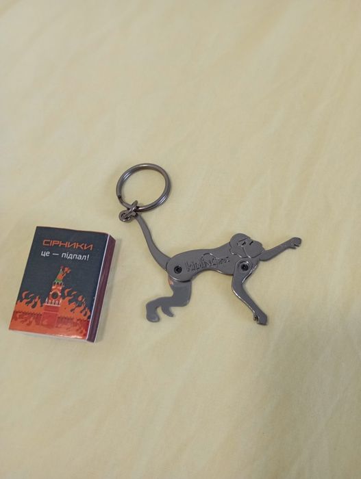 Брелок металевий для сумочки або наплічника Kipling