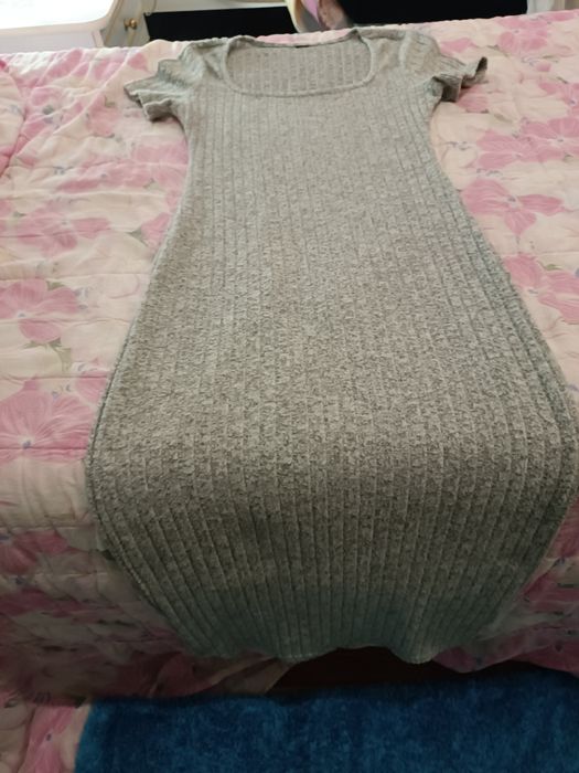 Vestido longo no tom cinza