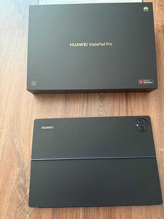 tablet HUAWEI MatePad Pro 13.2, etui, rysik, ładowarka