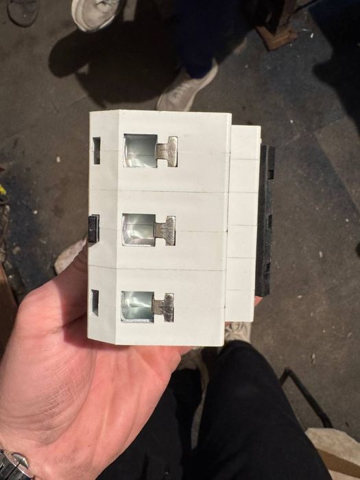 Автоматичний вимикач Eaton Moeller