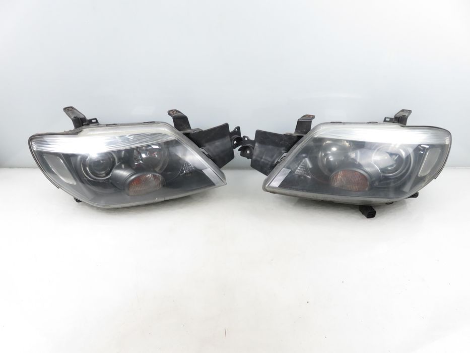 Lampy Przód Komplet Mitsubishi Outlander I