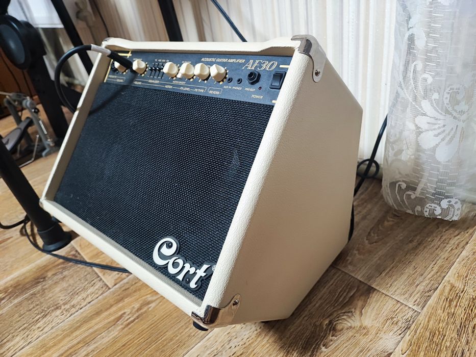 Комбопідсилювач Cort Af30