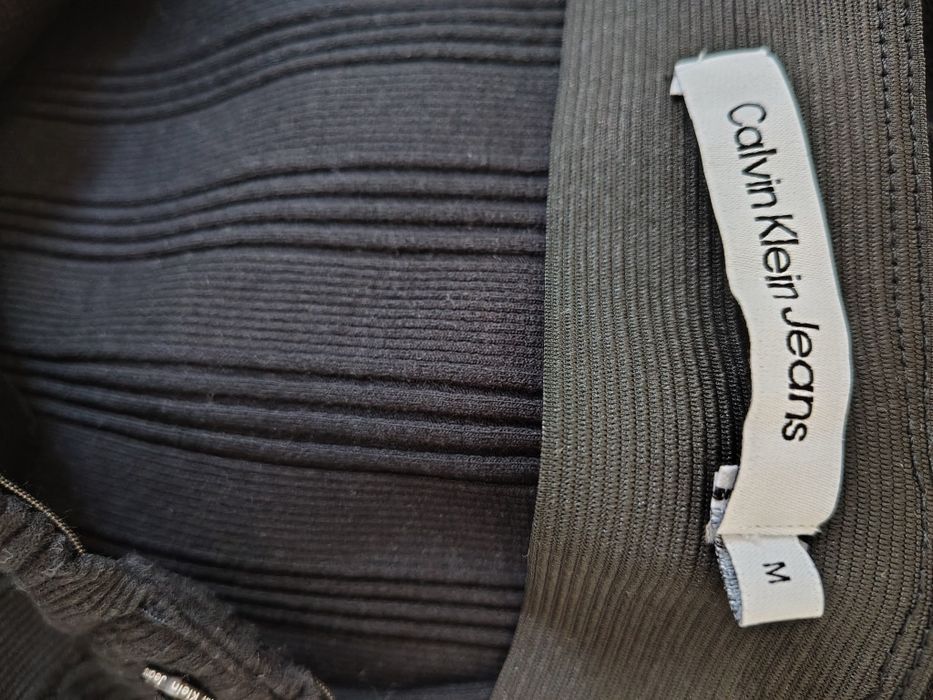 Czarna dzianinowa spódnica Calvin Klein  rozmiar M na gumce rozpinany dół
