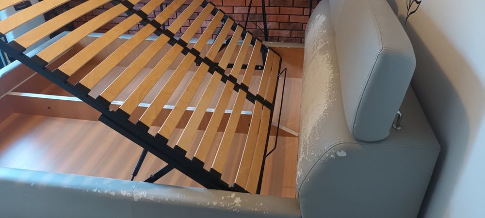 Łóżko z pojemnikiem 160 regulowane zagłówki.