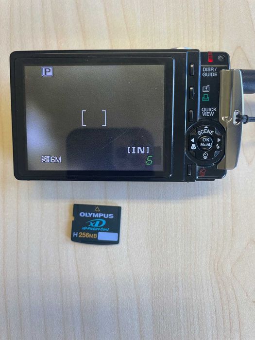 Olympus SP-700 6.0 MEGAPIXEL