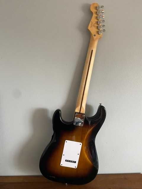 guitarra elétrica Squier Sonic Stratocaster Sunburst