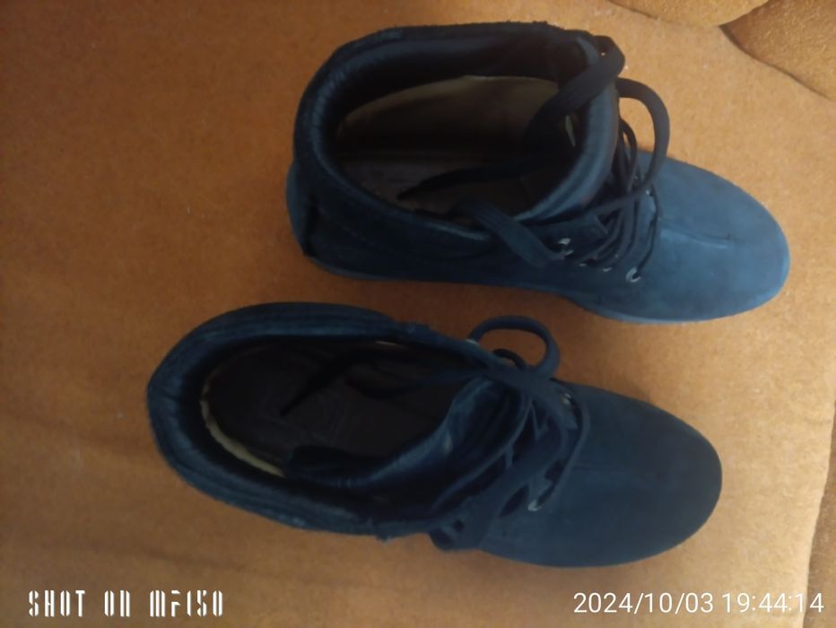 Кросівки розмір 44