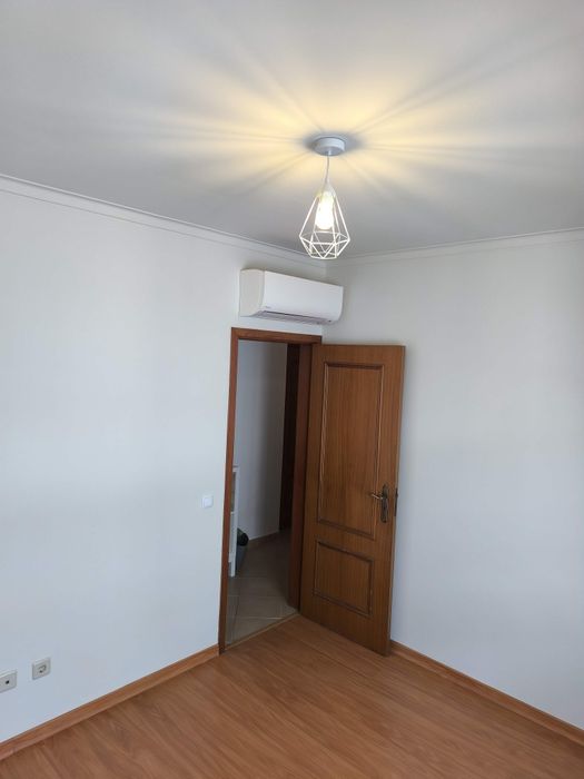 Quarto anual com despesas incluídas