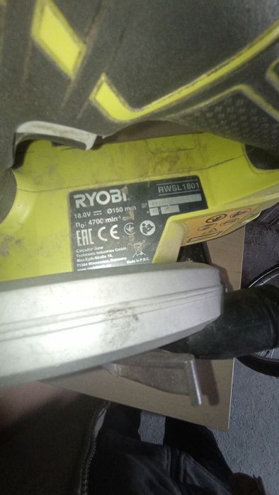 Pilarka Ryobi RWSL 1801