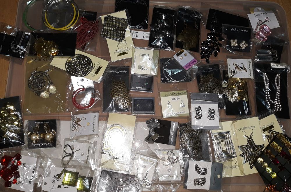 Zestaw 170 par kolczyków - mix metal, cyrkonia, kaskada, wkręty, klips