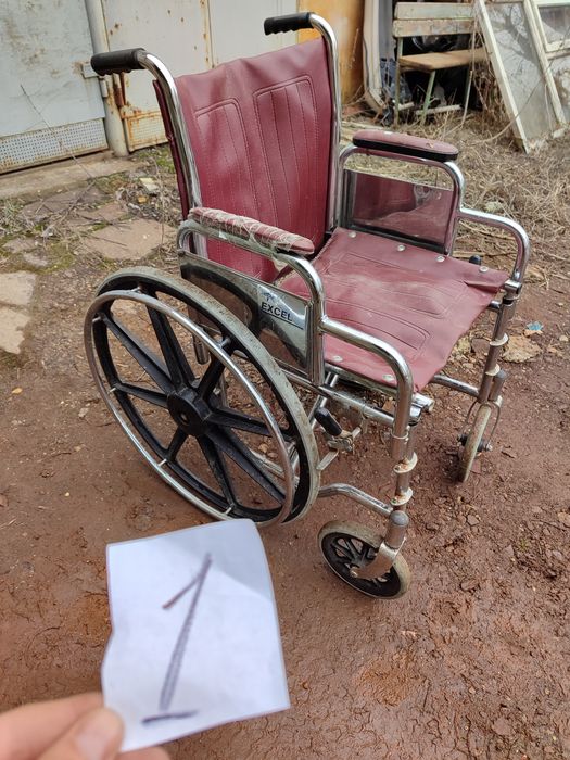 Продам инвалидную коляску