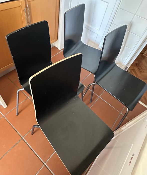 Cadeiras pretas, para sala/cozinha