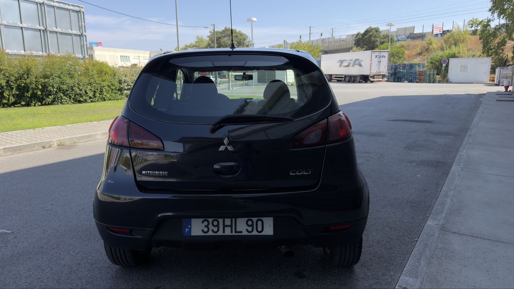 Mitsubishi colt Ar condicionado