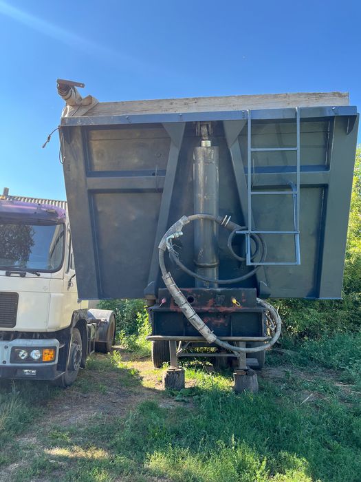 Напівпричіп самоскид