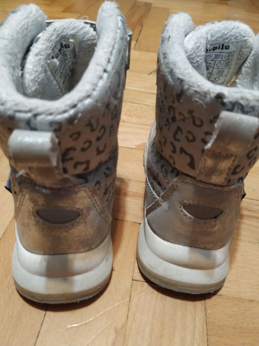 Buty na zimę, srebrne w panterkę, rozm. 28