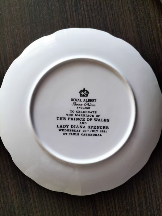 Декоративная тарелка