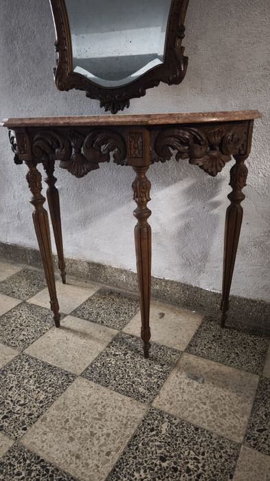 Cardencia antiga com espelho