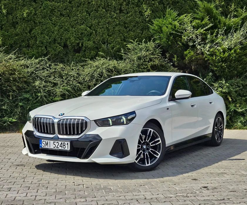 BMW Seria 5 Oddam cesję | BMW 520i G60 rok 2024 | Salon BMW Sikora