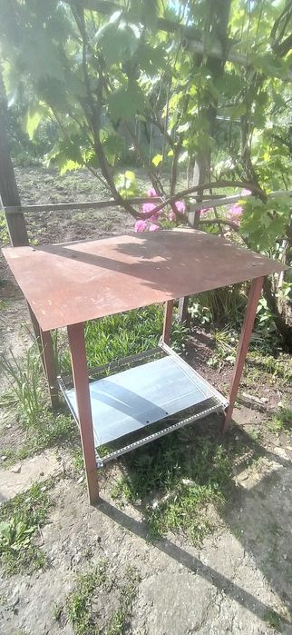 стол слесарный б/у в нормальном состоянии