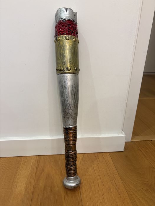 Kit de bastoẽs e espadas