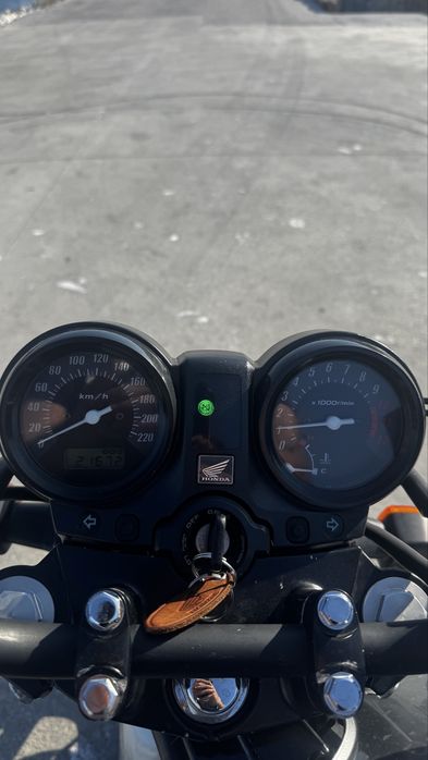 Honda CB500F.