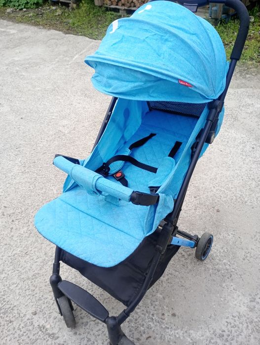 Продам прогулочную коляску