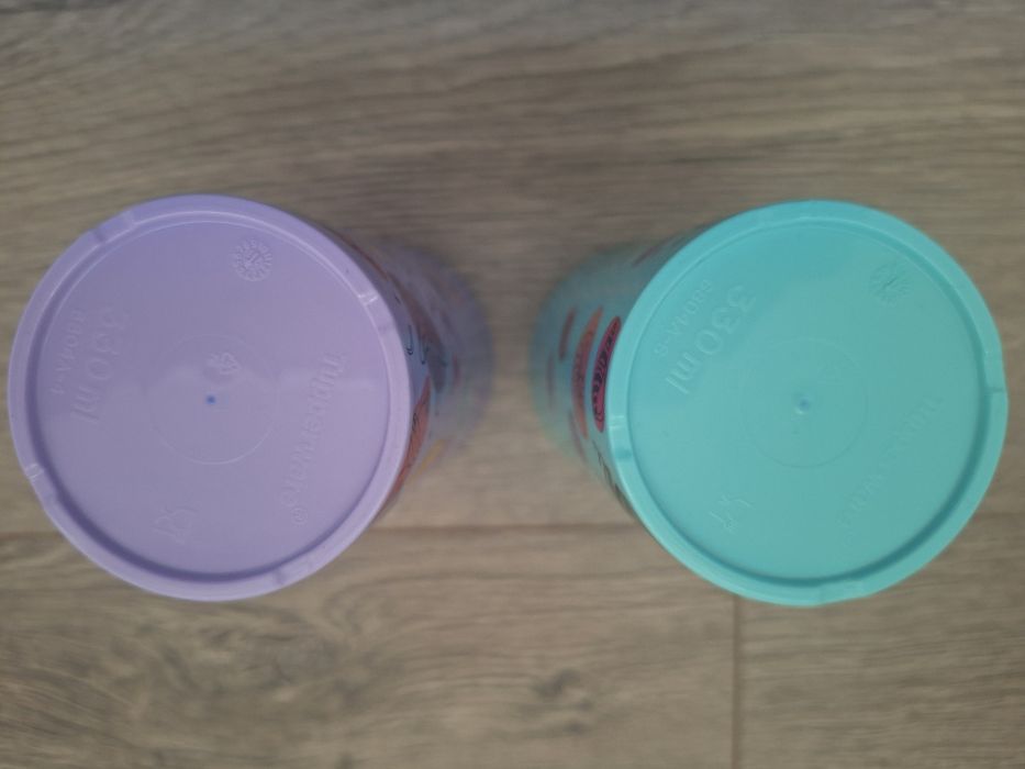 2 copos tupperware