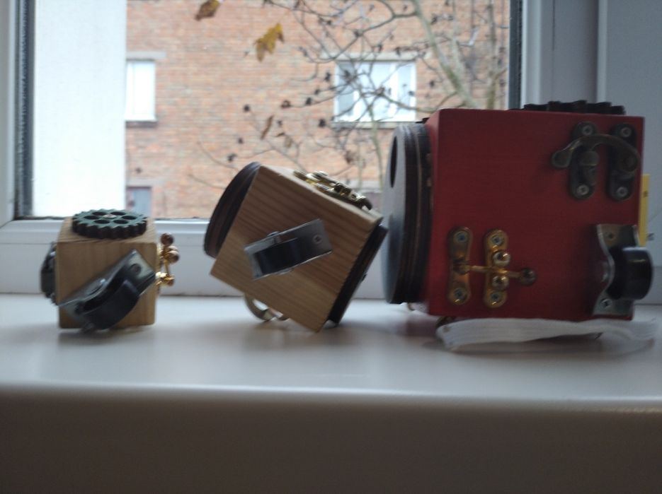 Дерев'яний бізікубик для дітей та малюків