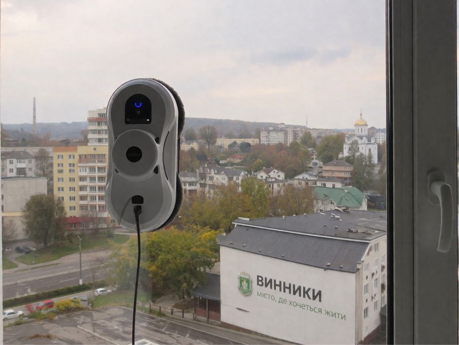 Оренда робота для миття вікон Hobot 388 | Винники / Львів