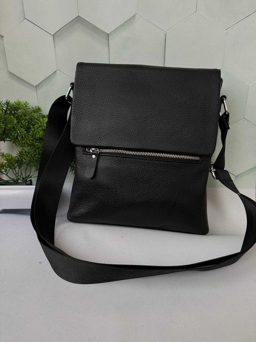 Чоловіча шкіряна сумка з натуральної шкіри бананка на плече