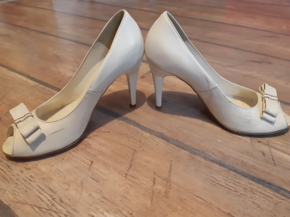 Sprzedam buty ślubne szpilki La Boda, skórzane r. 39