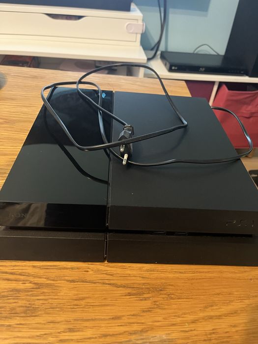 Konsola PS4 czarna