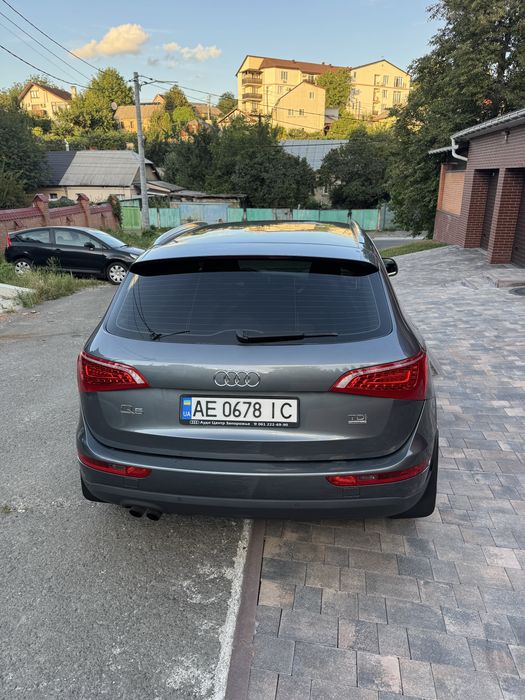 Audi Q5 2012 2л дизель Quattro