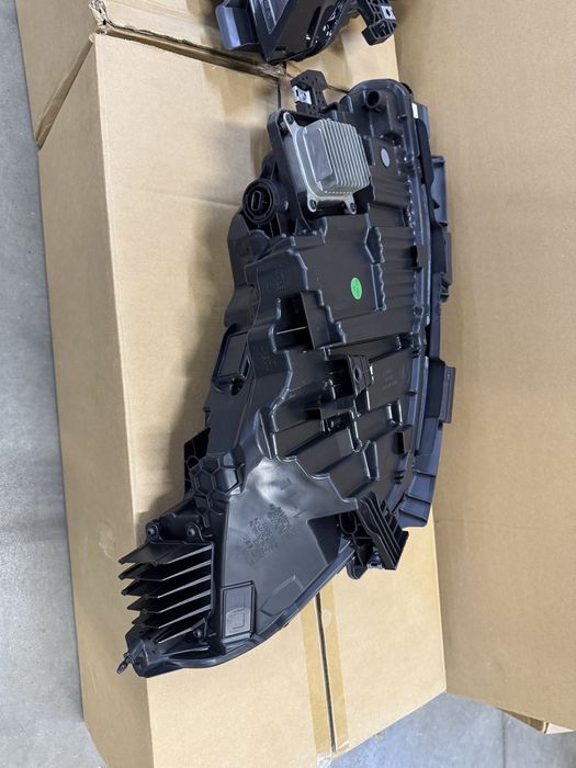 Фара фары tesla 3 тесла 3 24+ 1694087g 16940086g