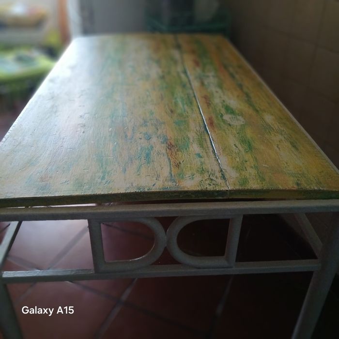 Mesa de cozinha    .