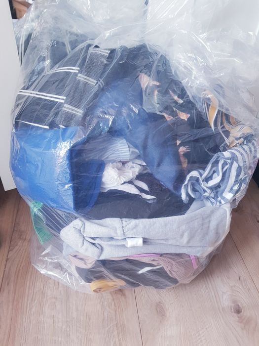Paka odziezy do dalszej odsprzedaży 10 kg