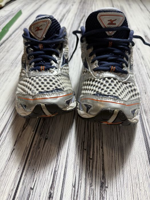Mizuno Wave Craetion Кроссовки оригинал размер 38.5 беговые