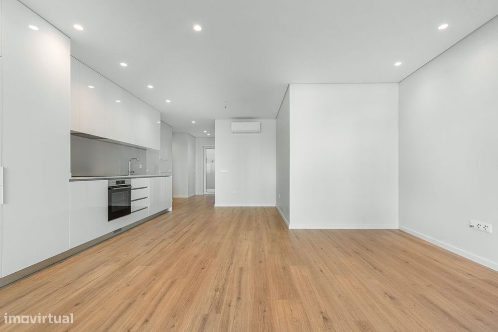 Apartamento T2 Novo para Arrendamento