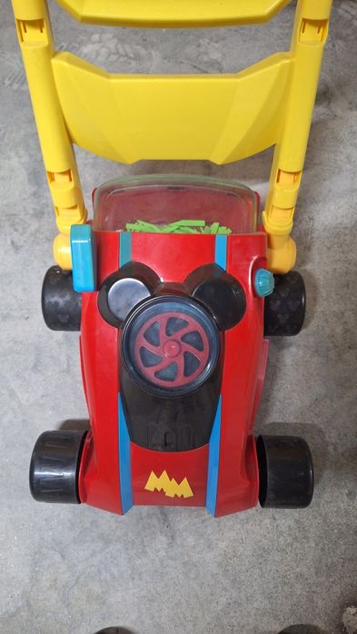 Cortador de grama Mickey