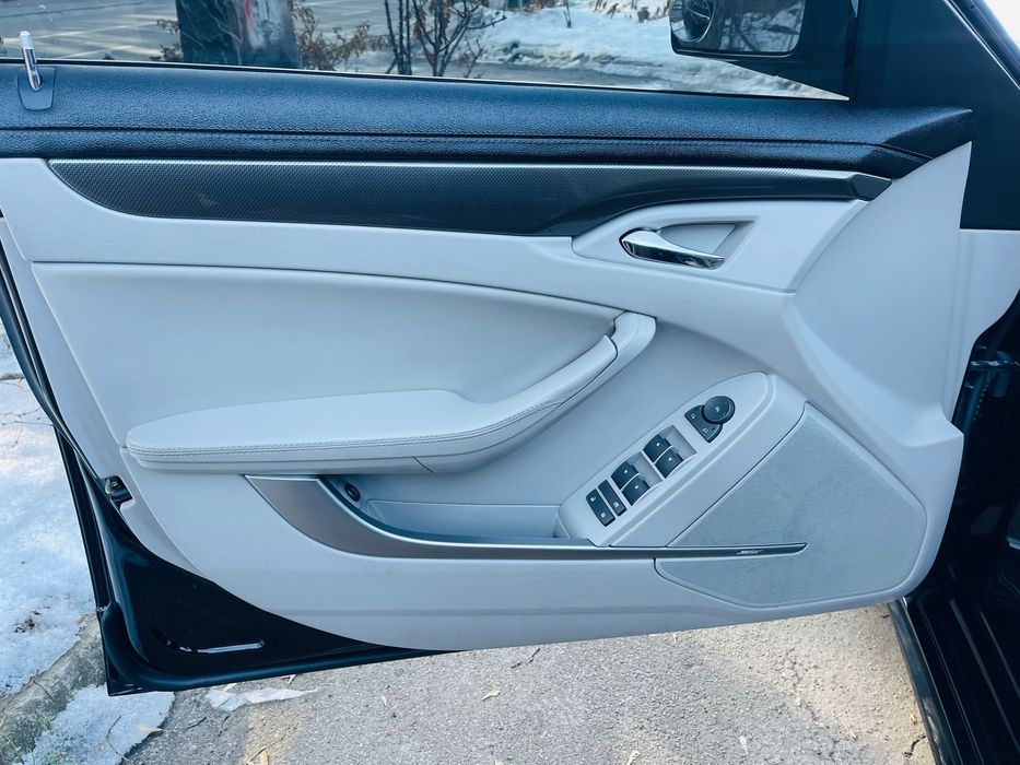 CADILLAC CTS отличное состояние