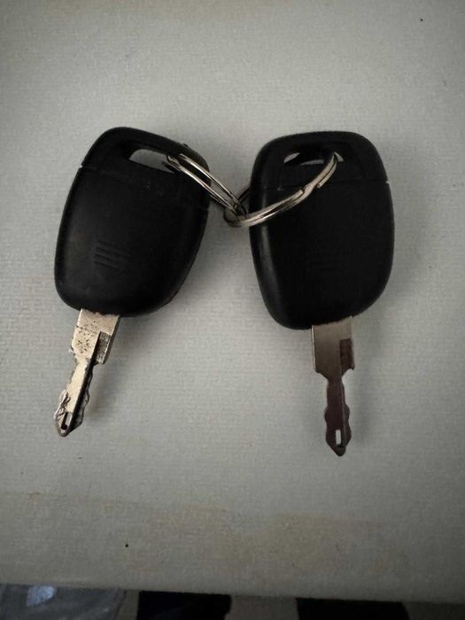 Renault Clio II 1.5 dCi Comercial (2002) – Muito Estimado & Económico